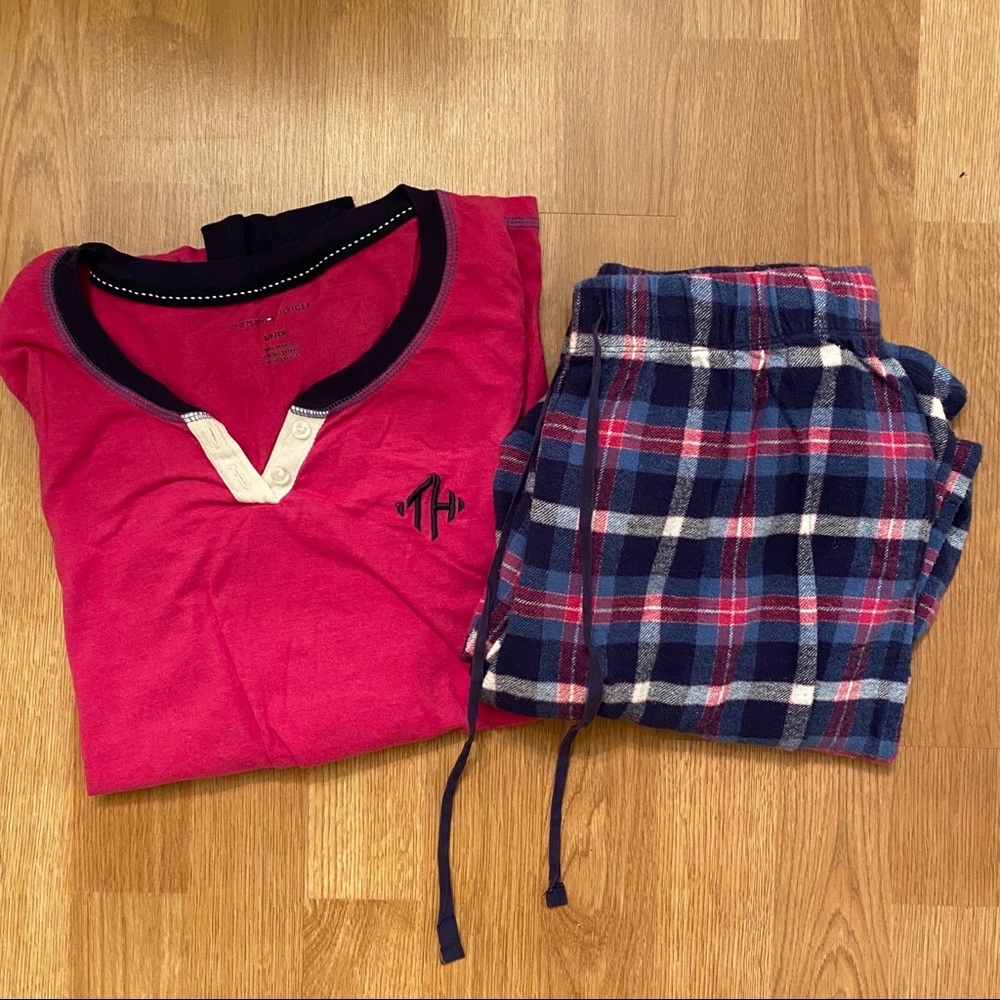 ⭐️2/$20 TOMMY HILFIGER pajama set